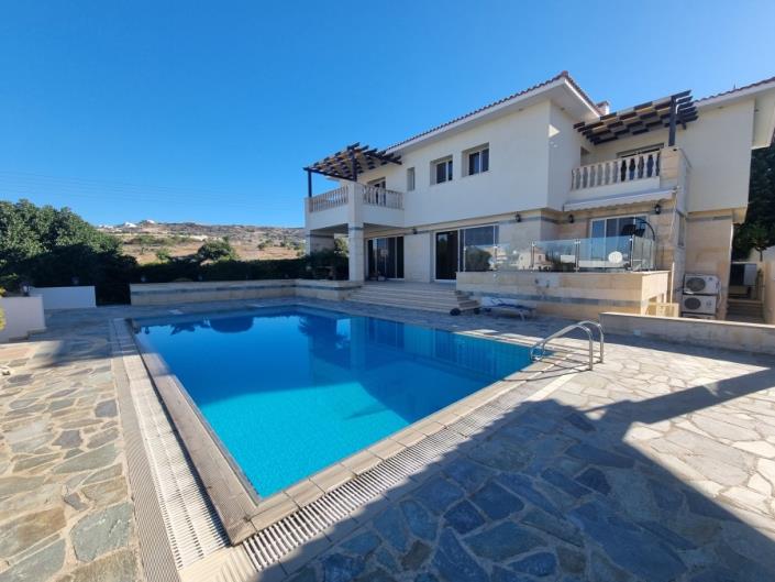 Image No.1-Villa / Détaché de 5 chambres à vendre à Konia