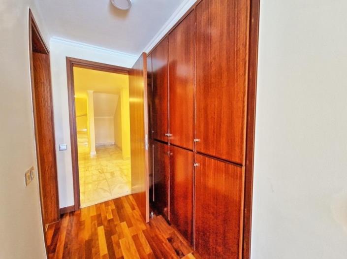 Image No.14-Villa / Détaché de 5 chambres à vendre à Neon Chorion