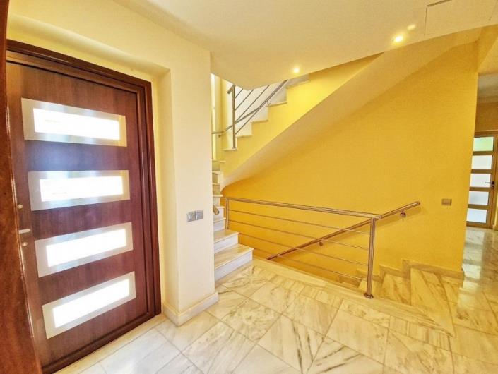 Image No.23-Villa / Détaché de 5 chambres à vendre à Neon Chorion