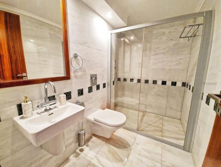 Image No.25-Villa / Détaché de 5 chambres à vendre à Neon Chorion