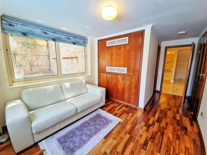 Image No.30-Villa / Détaché de 5 chambres à vendre à Neon Chorion