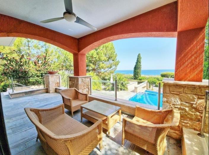 Image No.2-Villa / Détaché de 5 chambres à vendre à Neon Chorion