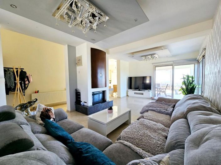 Image No.2-4 Bed Villa for sale