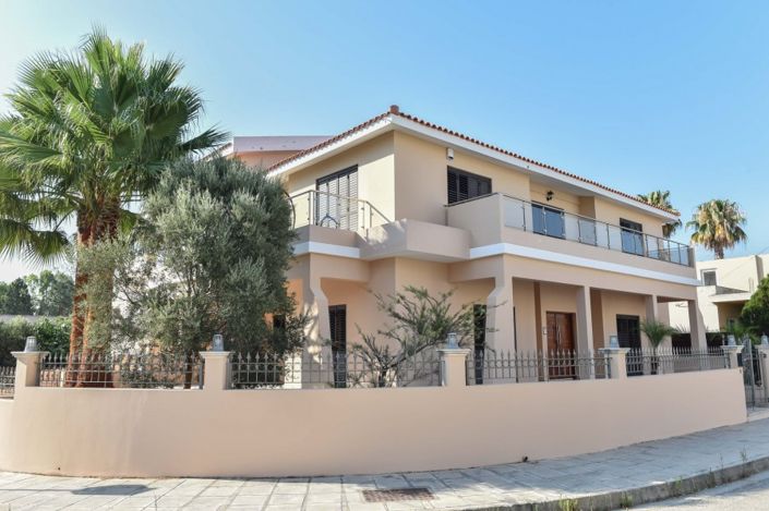Image No.1-3 Bed Villa for sale