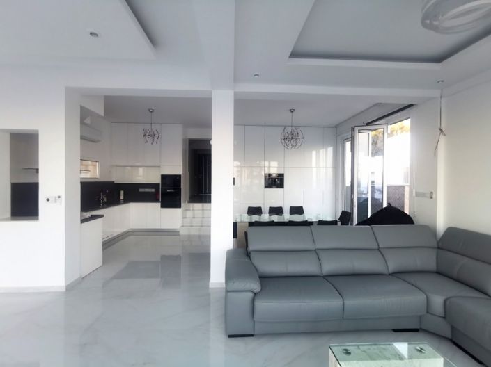 Image No.27-5 Bed Villa for sale
