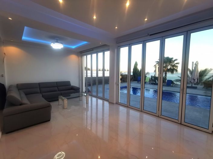 Image No.28-5 Bed Villa for sale