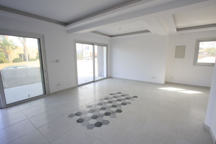 Image No.2-5 Bed Villa for sale