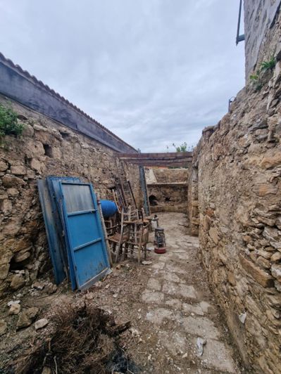 Image No.10-2 Bed Property for sale