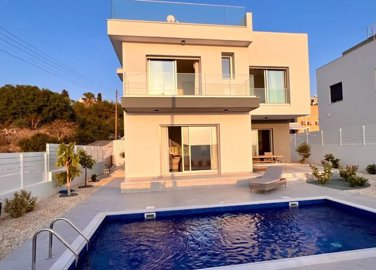 Detached Villa For Sale  in  Chlorakas
