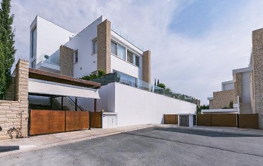 Image No.2-4 Bed Villa for sale