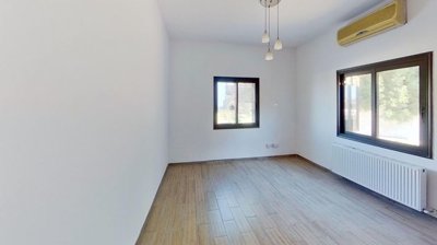 Ground floor detached house in Lythrodontas, Nicosia