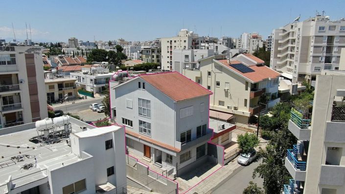 Image No.1-Commercial à vendre à Strovolos