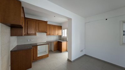 Investment Opportunity: Mixed-Use Building in Anthoupoli, Lakatamia, Nicosia