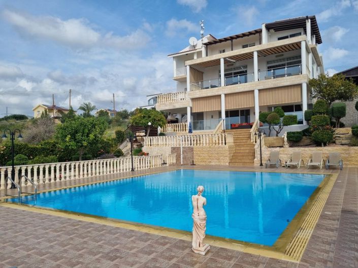 Image No.1-5 Bed Villa for sale