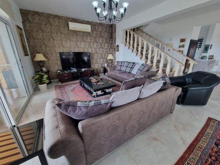 Image No.10-5 Bed Villa for sale