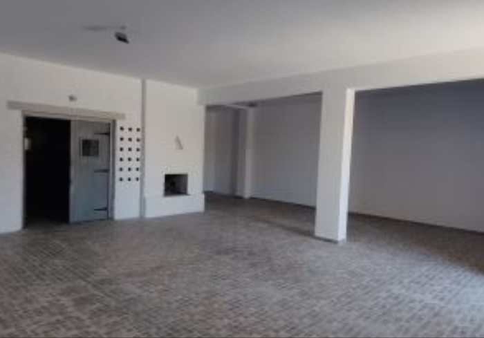 Image No.2-Commercial à vendre à Peyia