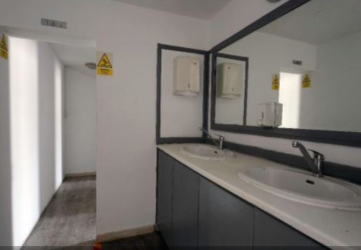 Image No.3-Commercial à vendre à Peyia