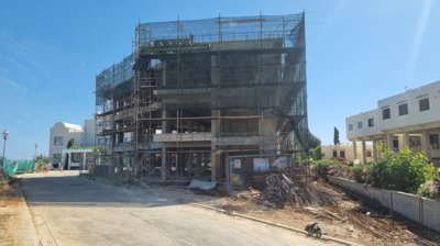 Apartment For Sale  in  Chlorakas