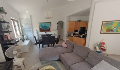 Bungalow For Sale  in  Anavargos