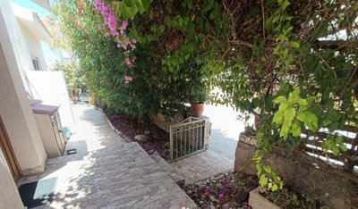 Bungalow For Sale  in  Anavargos