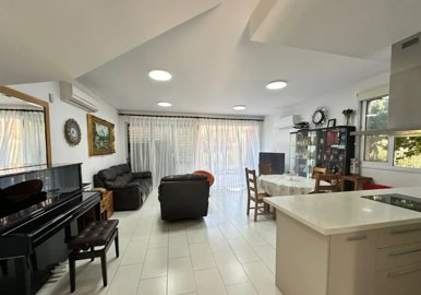 Detached Villa For Sale  in  Kato Paphos - Universal