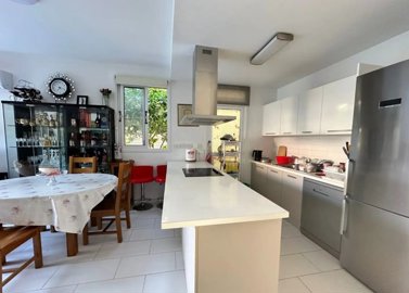 Detached Villa For Sale  in  Kato Paphos - Universal