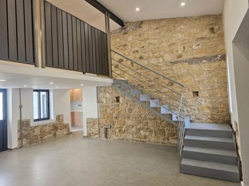 1 - Timi, Townhouse