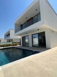 Detached Villa For Sale  in  Chlorakas