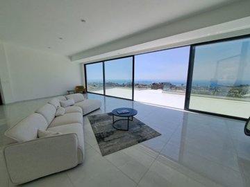 Detached Villa For Sale  in  Agios Tychon