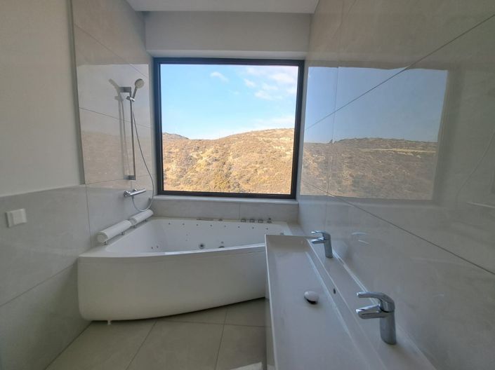 Image No.13-8 Bed Villa for sale