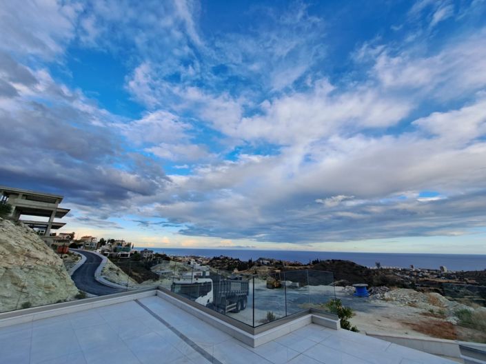 Image No.3-8 Bed Villa for sale