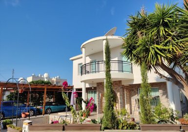 Detached Villa For Sale  in  Select Location