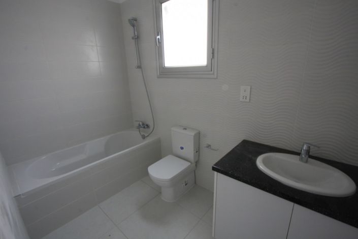 Image No.8-5 Bed Villa for sale