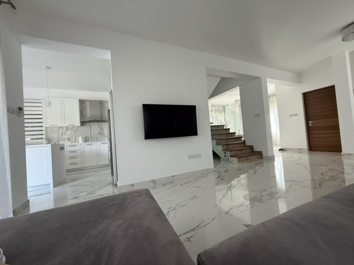 Image No.5-5 Bed Villa for sale