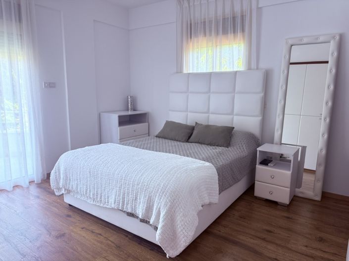 Image No.8-5 Bed Villa for sale