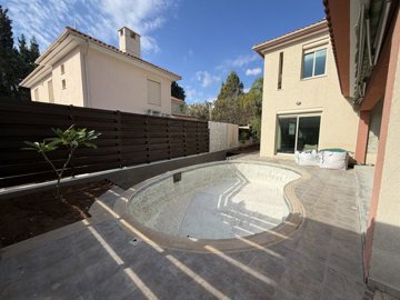 Detached Villa For Sale  in  Pyrgos