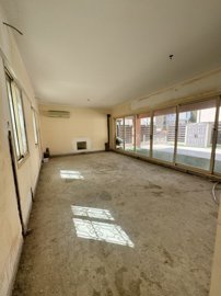 Detached Villa For Sale  in  Pyrgos