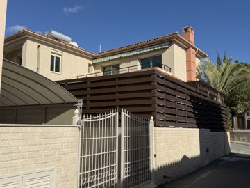 Detached Villa For Sale  in  Pyrgos