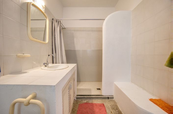 Image No.18-4 Bed Bungalow for sale