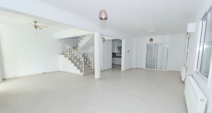 Image No.3-Villa de 3 chambres à vendre à Peyia