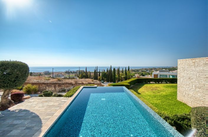 Image No.2-5 Bed Villa for sale