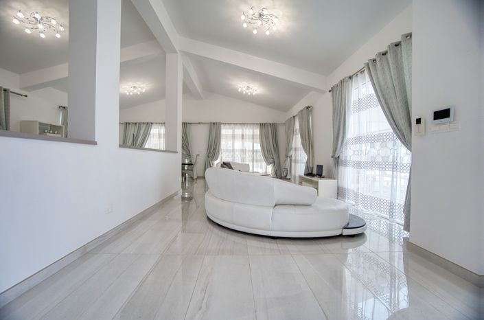 Image No.12-4 Bed Bungalow for sale