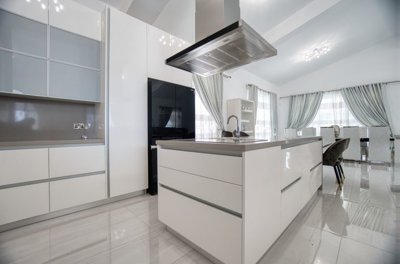 Bungalow For Sale  in  Peyia - Sea Caves