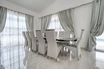 Bungalow For Sale  in  Peyia - Sea Caves