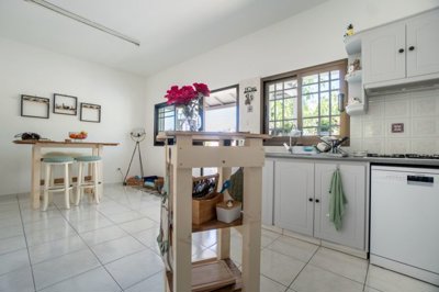 Bungalow For Sale  in  Mesogi