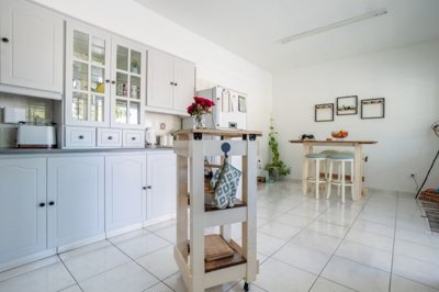 Bungalow For Sale  in  Mesogi