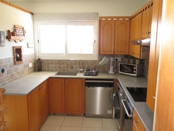 Detached Villa For Sale  in  Peyia