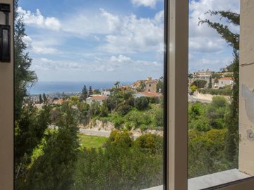 Detached Villa For Sale  in  Peyia