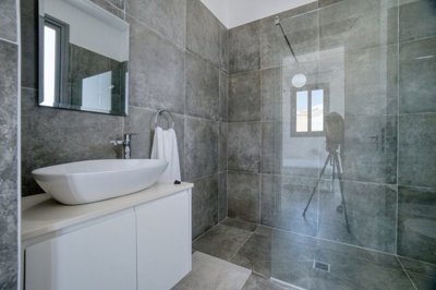 Detached Villa For Sale  in  Peyia - Sea Caves