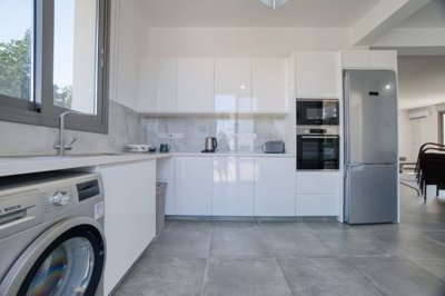 Detached Villa For Sale  in  Peyia - Sea Caves
